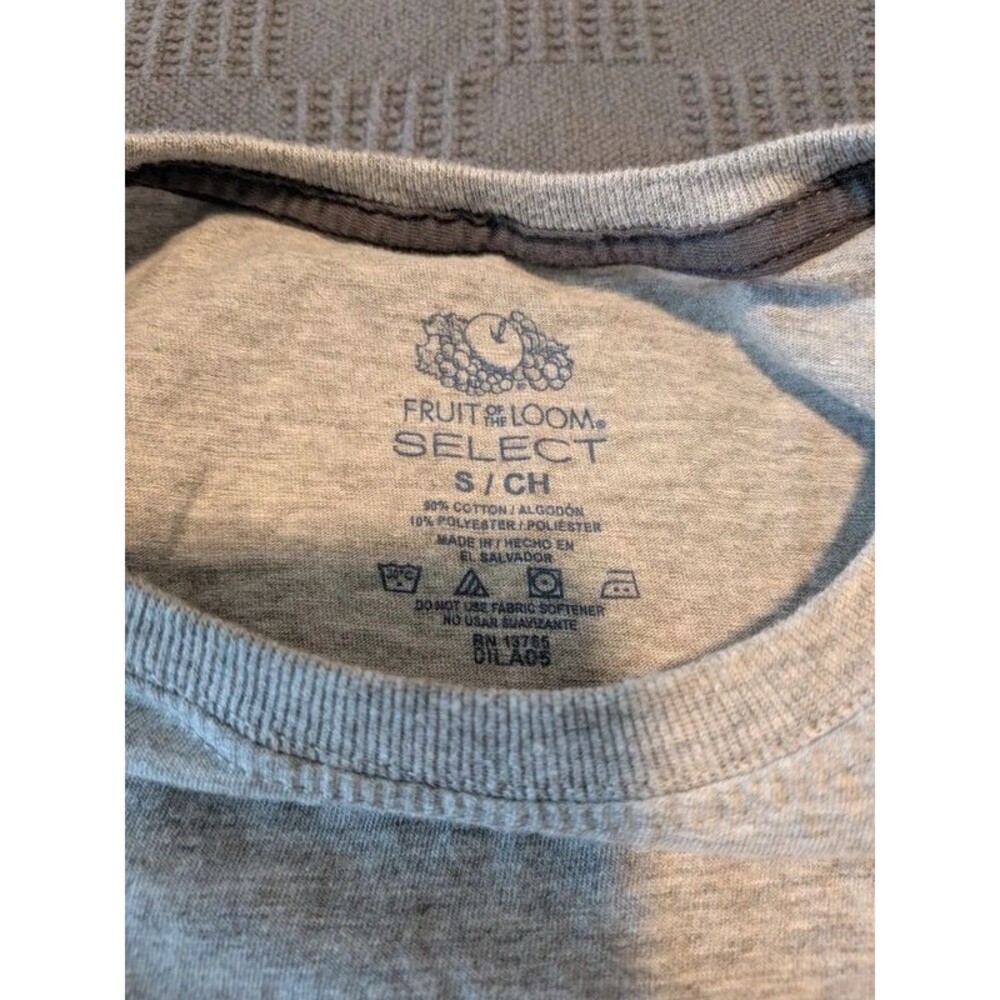 Fruit of the Loom Tee - Picture 3 of 5
